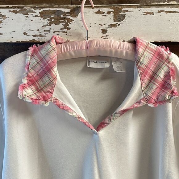 Alfred Dunner White Ladies Top, Size XL, Pink Plaid Collar & Trim - Picture 2 of 8